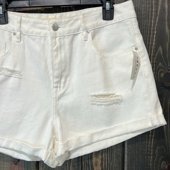 NWT Bullhead Shorts 31 White High Rise Distressed Dandelion Cotton Boho Casual - Picture 4 of 13
